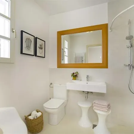 Whispering Bay Villa Voluja