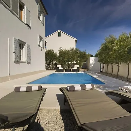 Villa Whispering Bay