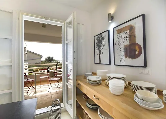 Whispering Bay Villa Voluja