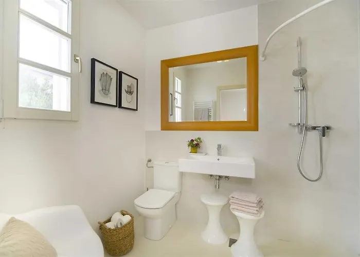 Whispering Bay Villa Voluja